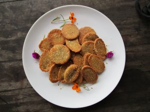 SPELT-SESAME CRACKERS