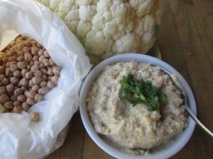 ROASTED CAULIFLOWER HUMMUS
